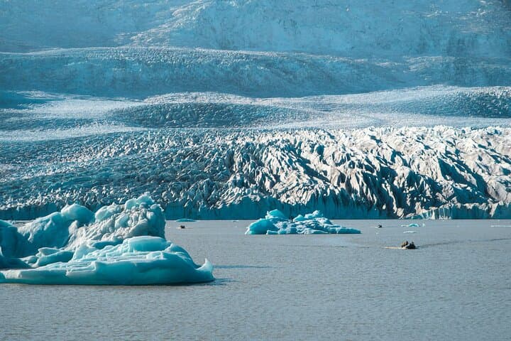 Glacier hike and Iceberg Boat Tour 2