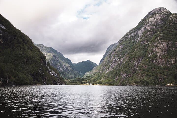 Scenic Hardangerfjord & Fyksesund RIB adventure from Norheimsund 4