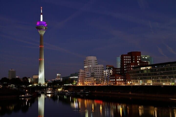 Dusseldorf Highlights Walking tour with A Guide 3