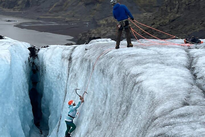 Micro group - Ice climbing at Sólheimajökull 3