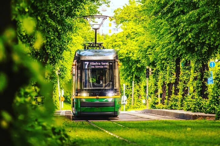 Explore Helsinki in Portuguese with a PRIVATE guide 5