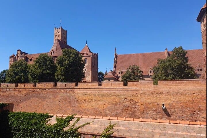 Aiport Gdansk Transfer to Malbork Castle or Stutthof 2