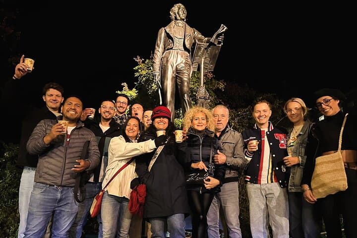 Private Düsseldorf Nightlife Tour: Shots & Club Entry 4