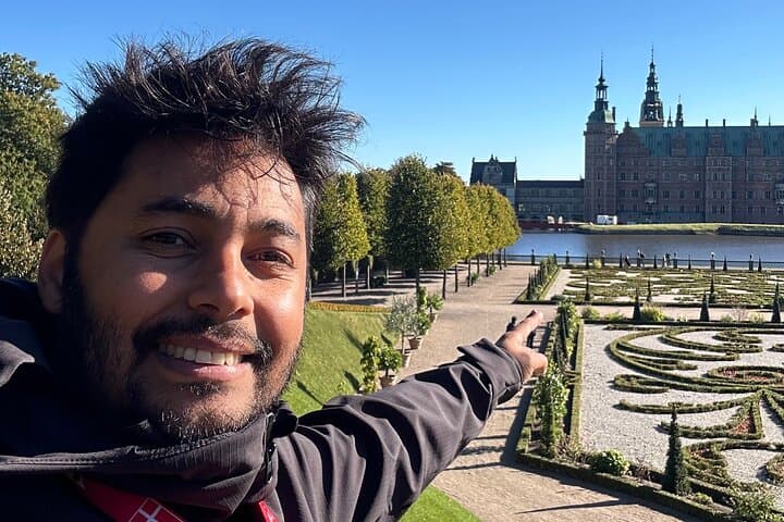 4-Hour Private Half-Day Frederiksborg Castle Tour 2