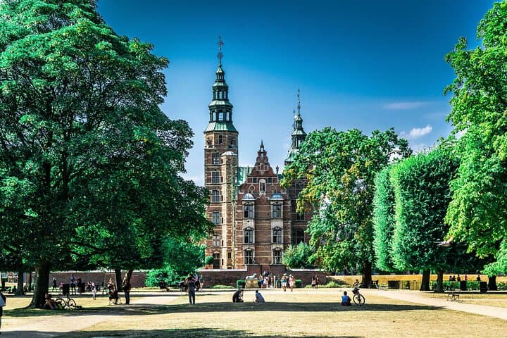 Copenhagen & Christiansborg Palace Private Walking Tour 3