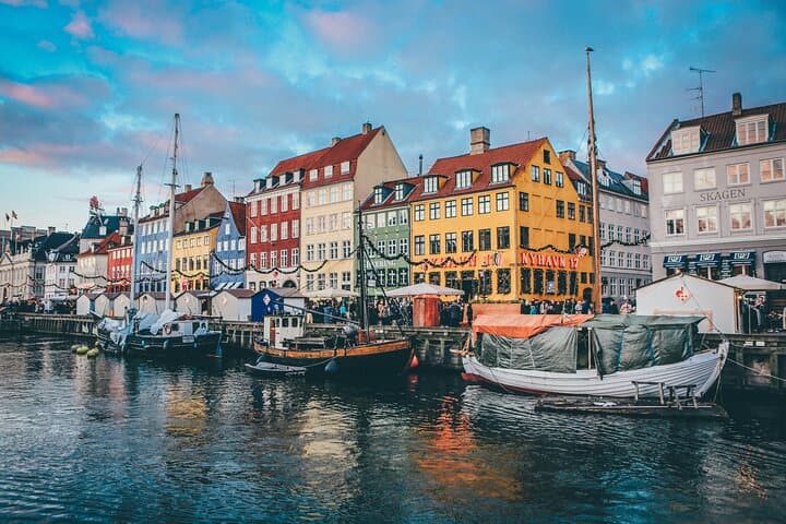 Copenhagen Hygge & Highlights Walking Tour with Local Guide 4
