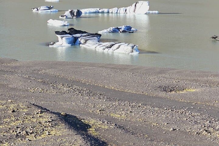 Diamond Beach and Jökulsárlón Day Tour with Boat Ride(Optional) 5