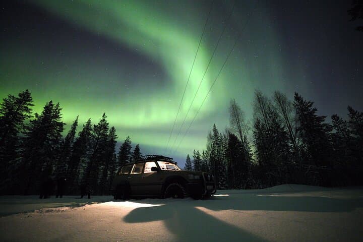 Private Group: Northern Lights Hunt 4x4 SUV with Aurora guarantee 3
