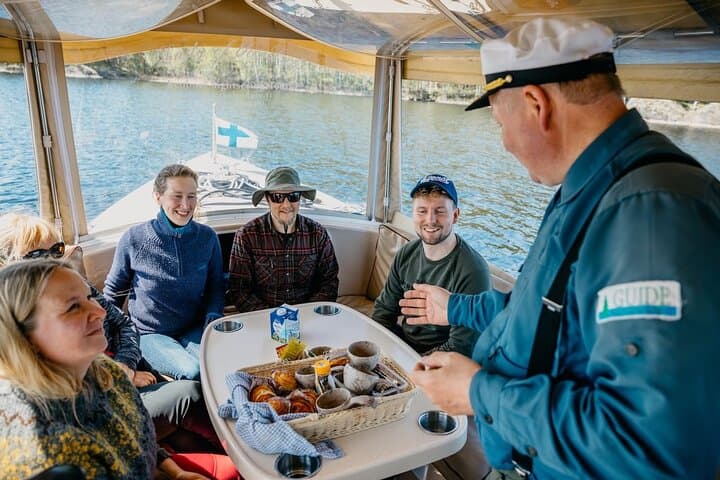 Private Saimaa Story Cruise by Ecoboat in Puumala 4