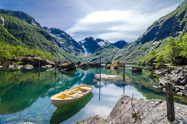 Bergen: Easy Hike to Bondhus Glacier Lake w/Lunch in Rosendal