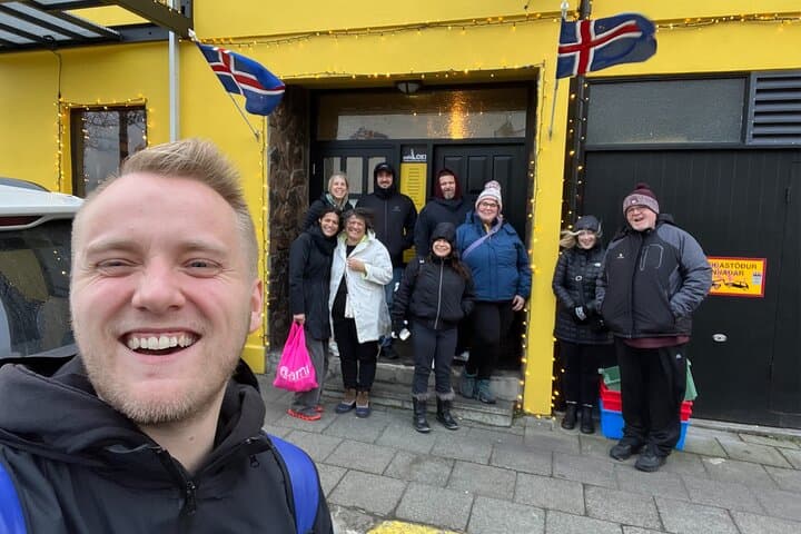 Akureyri Food Walk With 4-5 Tastings and a Local Guide 3