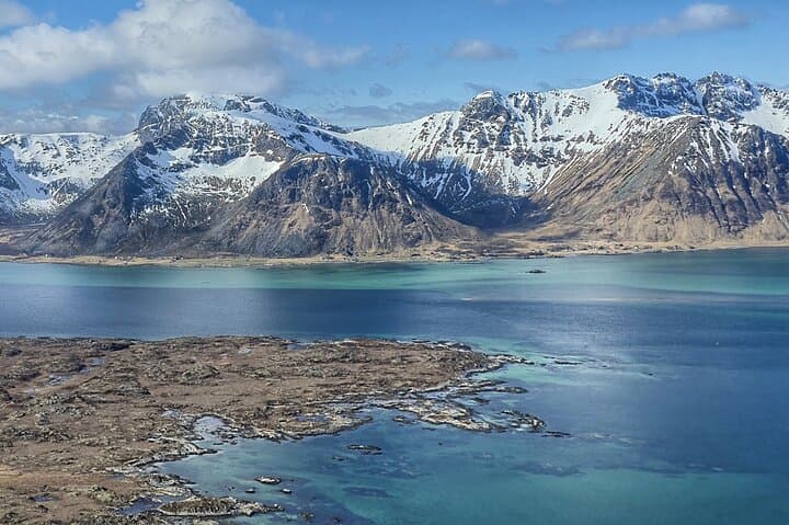 Discover the Lofoten Islands in French. 2