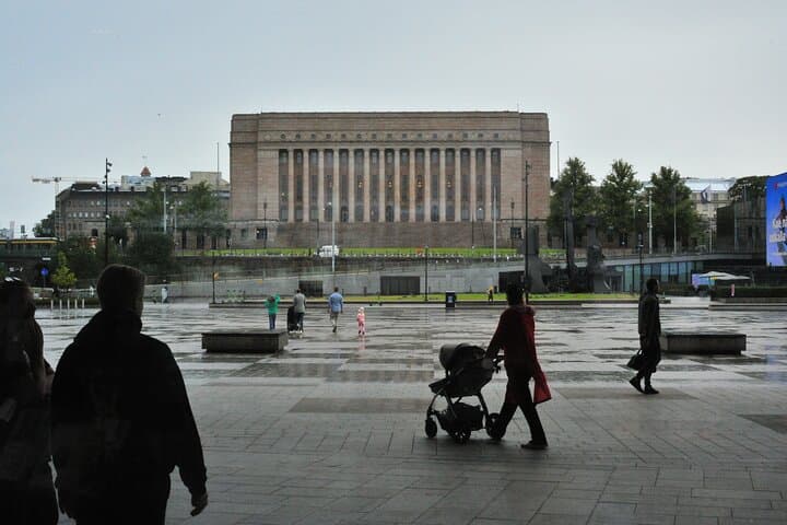 Helsinki Free Walking Tour en Español Small Group 3