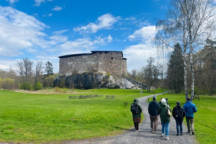 Stones & Slices: Raasepori Castle Ruins, Ekenäs Old Town & Pizza 4