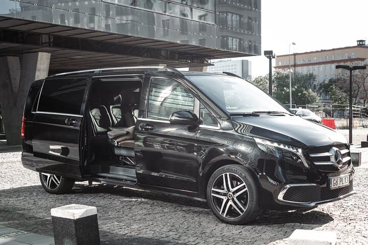 Private Transfer From the Port Gdynia to Gdansk Old Town 5
