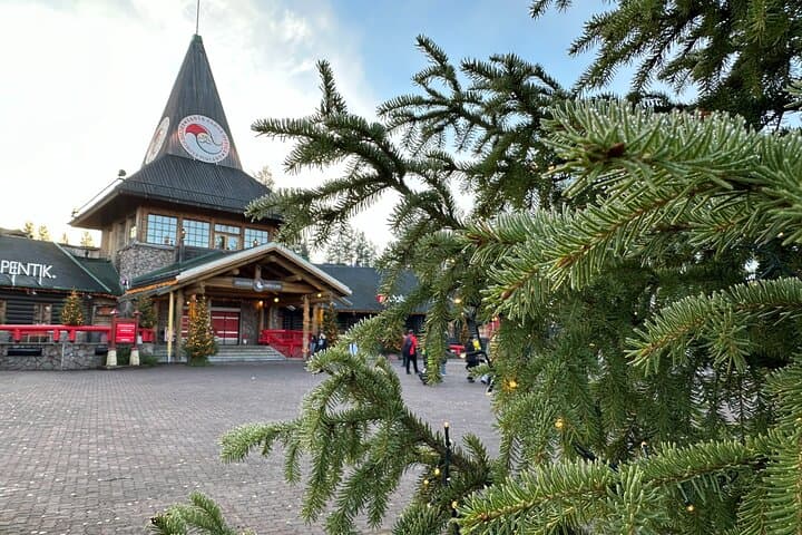 Meet Santa, Reindeer & Ranua Zoo – Private Tour with Lunch