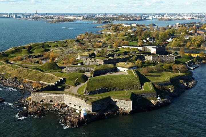 Helsinki & Suomenlinna: City Highlights Tour with Ferry Ride