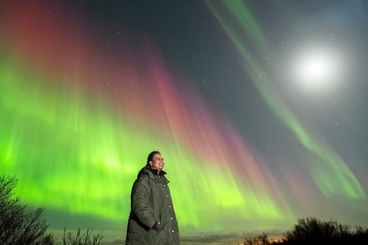 Reykjavik Private Northern Lights Tour with Pro Photographer 2