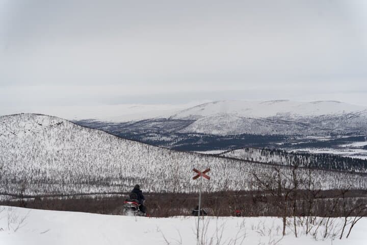 Snowmobile Tour in Kiruna 5