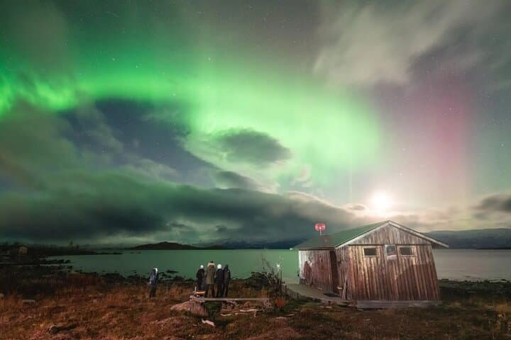 Aurora Car Chasing Tour with Photographer 2