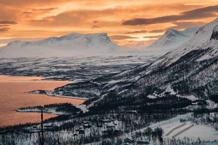 Abisko Daytime Photo Hike Snowshoe Adventure Tour 3