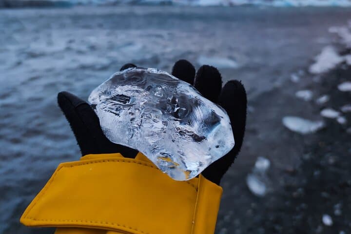 Iceland: Diamond Beach Glacier Lagoon Black Sand Beach 冰岛冰河湖中文一日团 2