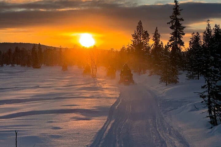 Snowmobile Adventure in Kiruna 2