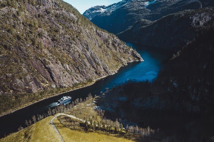 Guided day tour - Mostraumen Cruise, City Walk & Flöyen Funicular 2
