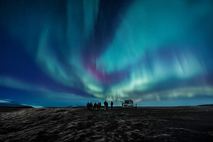 Reykjavik Northern Lights Tour with Professional Photographer 5