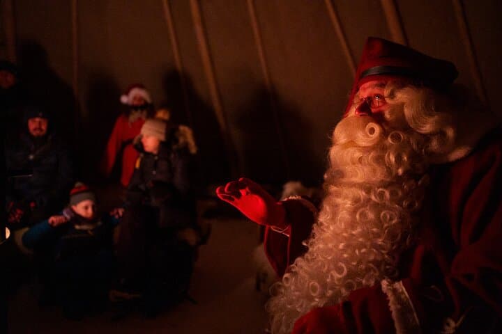 Rovaniemi: Meet Santa Claus & Northern Lights Experience 3