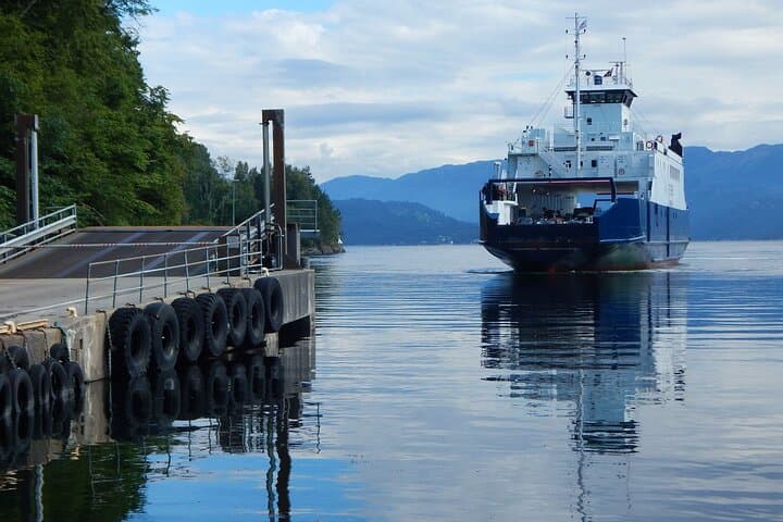 Bergen: Easy Hike to Bondhus Glacier Lake w/Lunch in Rosendal 5