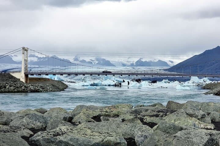 Glacier Lagoon & South Coast. Private Day Tour 2