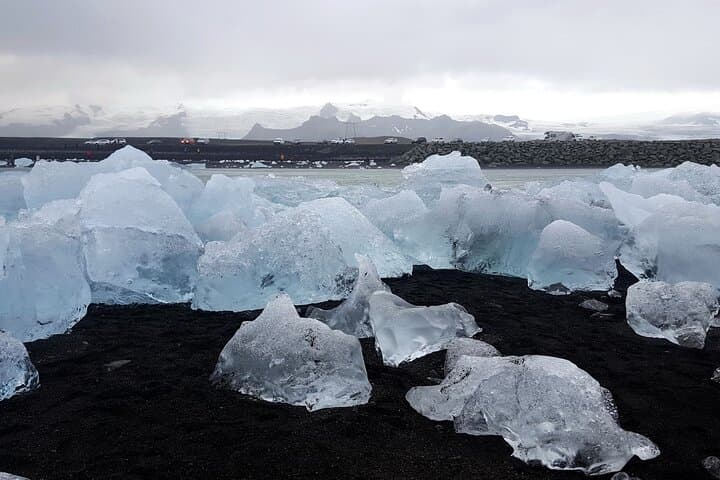 Glacier Lagoon & South Coast. Private Day Tour 3