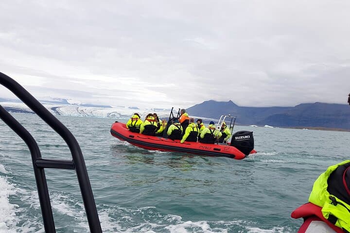 Glacier Lagoon & South Coast. Private Day Tour 5