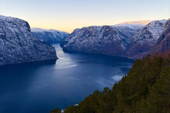 Winter Fjord Tour to Nærøyfjord, Flam and Stegastein from Bergen 2