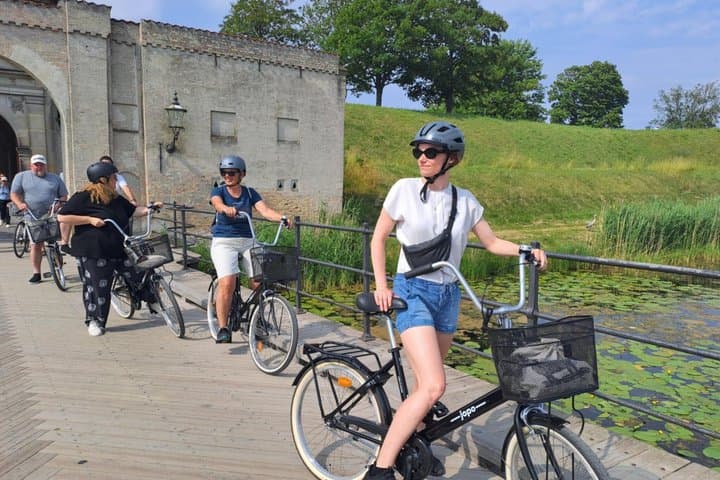 2.5 Hour Must See Bike Tour Adventure in Copenhagen 5