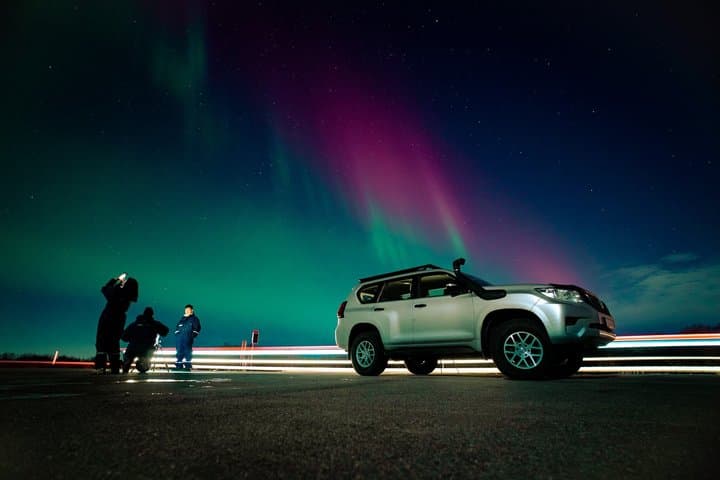 Reykjavik Northern Lights Tour with Professional Photographer 2
