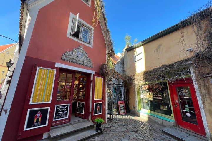 Guided Tallinn Old Town Walking Tour 4