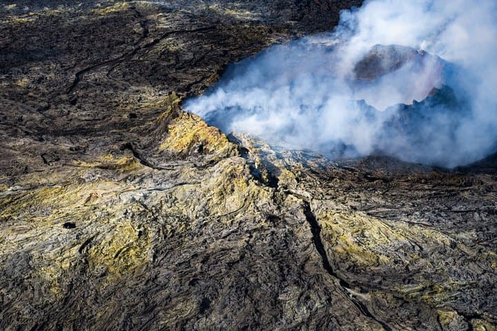 Reykjavik Helicopter Private Tour of Volcanoes 4